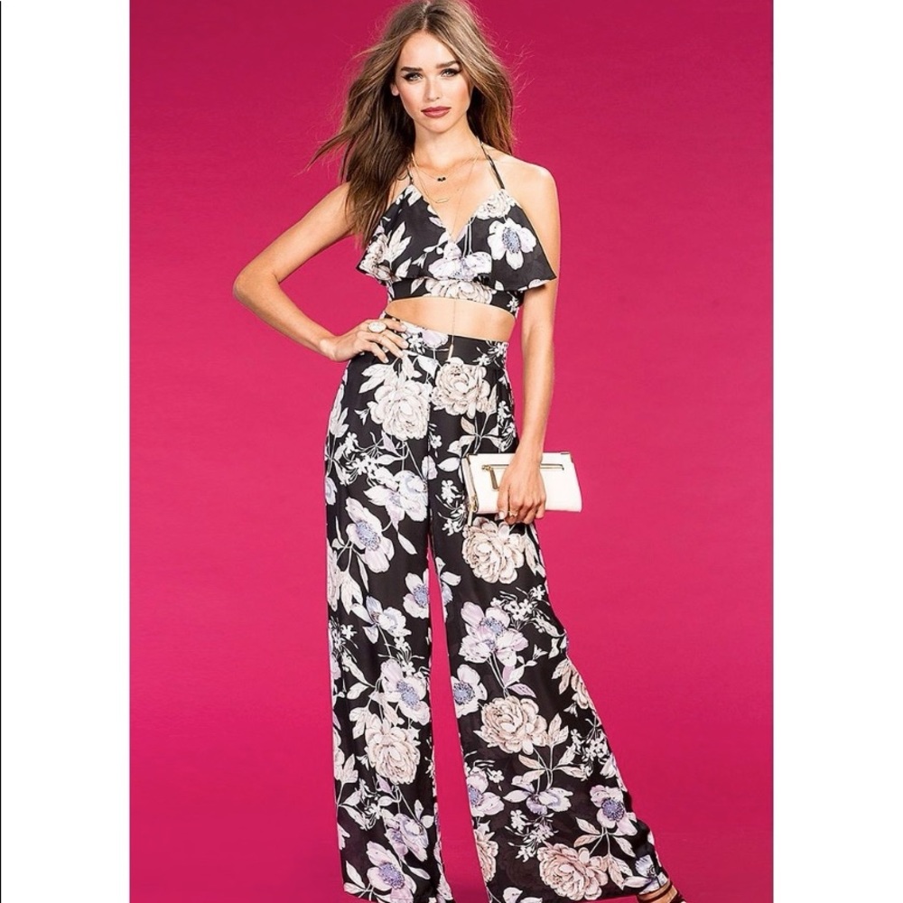 HP✨ 2 PIECE FLORAL SET